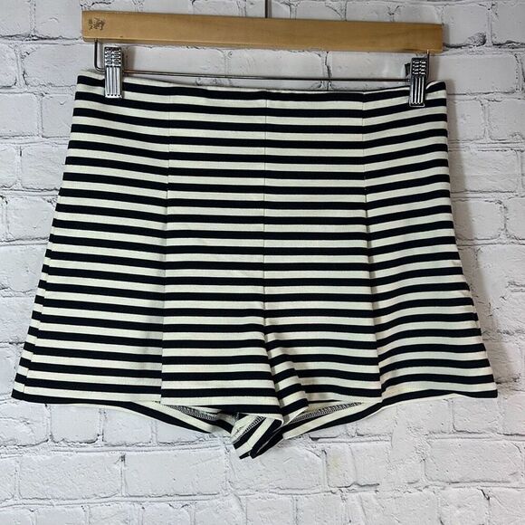 Free people High Rise Pleated Striped Shorts size M - Picture 1 of 8
